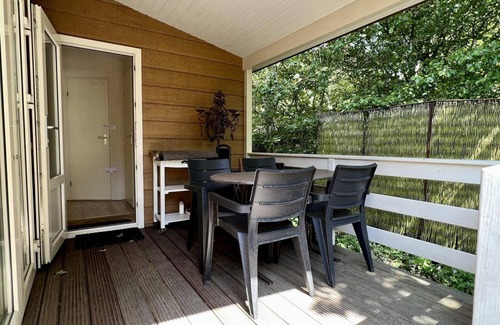 Sint Maartensvlotbrug Casa | Cosy chalet for 4 persons, garden with lawn and lots of privacy, WiFi, close to beach, forest and dunes