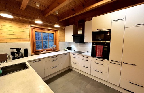 Dorfweil Chalet De Esquí | Cosy chalet in the Taunus nearby Frankfurt with fireplace & view