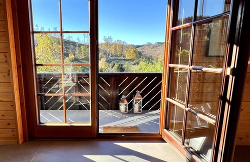 Dorfweil Chalet De Esquí | Cosy chalet in the Taunus nearby Frankfurt with fireplace & view