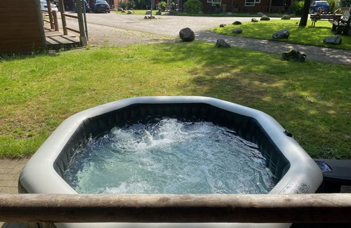 Erm Chalet De Esquí | Cosy chalet with jacuzzi, 50 metres from a beautiful swimming lake