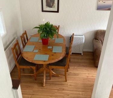 Port-Eynon Casa | Cosy coastal home - 5 mins walk from the beach