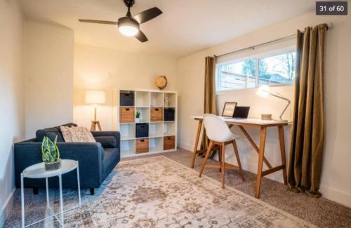 Redding Apartamento | Cosy condo with modern kitchen, spacious lounge and private garden