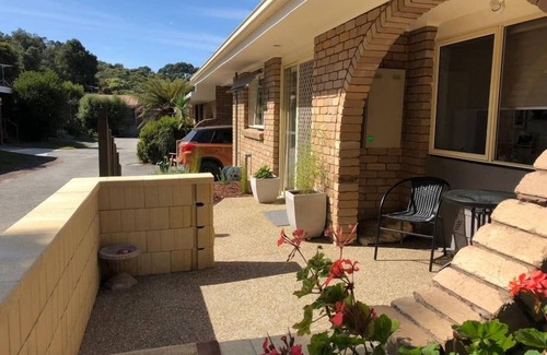 Korumburra Apartamento | Cosy Cottage 2BR Apartment with Private Outdoor Areas