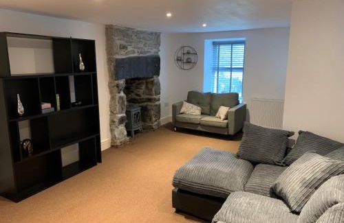 Manod Casa | Cosy cottage in picturesque Snowdonia with stunning views of the Moelwyn mountains