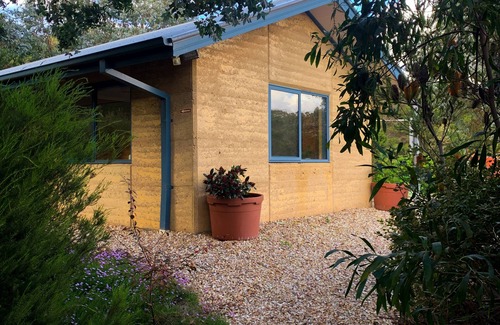 Drummond Casa | Cosy cottage on rural property 10 minutes from Kyneton's restaurants.