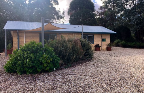 Drummond Casa | Cosy cottage on rural property 10 minutes from Kyneton's restaurants.