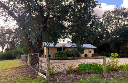 Drummond Casa | Cosy cottage on rural property 10 minutes from Kyneton's restaurants.