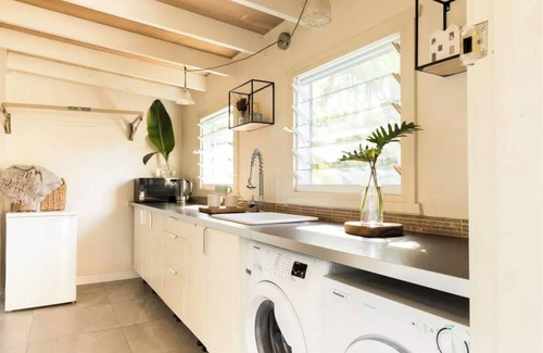 Byron Bay Cabaña | Cosy Cottage - Walking Distance to Byron Town