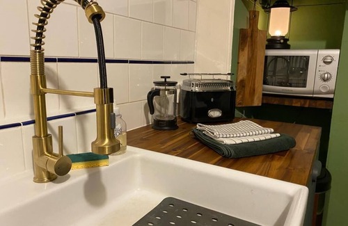 Erin Cabaña | Cosy country getaway. Great for walking and relaxing. Pet-friendly.