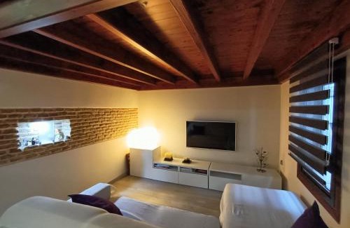San Julian Casa | COSY DOUBLE ROOM + PRIVATE BATHROOM SEVILLA CENTER