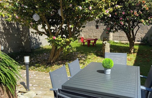 Le Ru Apartamento | Cosy downtown apartment with garden