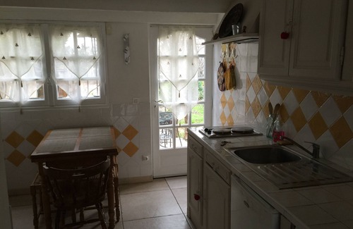 Miramas Apartamento | Apartamento dúplex bonita en villa, con terrazas y acceso al jardín