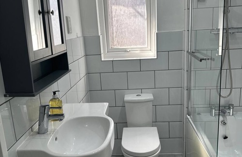 Thornton Heath Casa | Cosy family-friendly home, perfectly located near shops, parks, and restaurants.