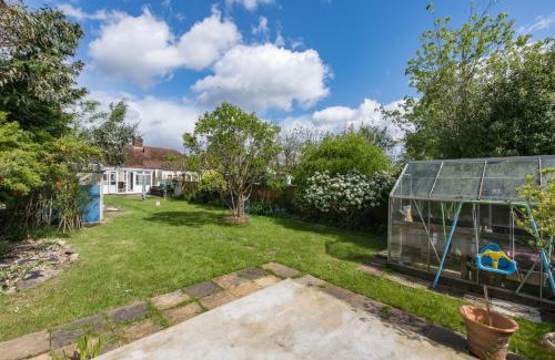 Manor Casa | Cosy Family Home in Ruislip