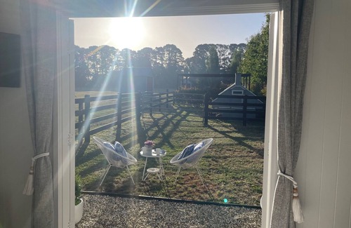 Tyabb Cabaña | Cosy FarmStay@Harmony Cottage on Melbournes' Famous Mornington Peninsula
