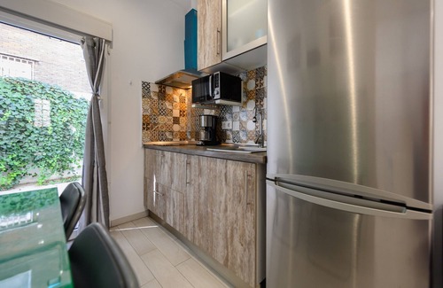 Colonia de la Prensa Apartamento | Cosy flat with terrace and spaces for remote working in Madrid