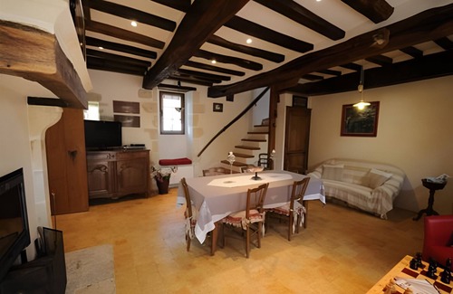 Saint-Germain-des-Grois Cama Y Desayuno | Cosy guest house - relaxation, games and conviviality