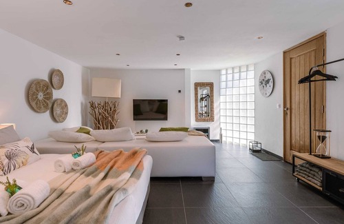 De Haan Chalet De Esquí | Cosy guest room with garden