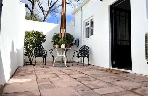 Claremont Casa | Cosy Harcourt Cottage