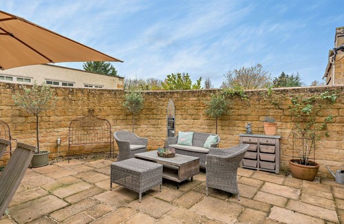 Willersey Cabaña | Cosy holiday cottage in the Cotswolds - Rex Cottage