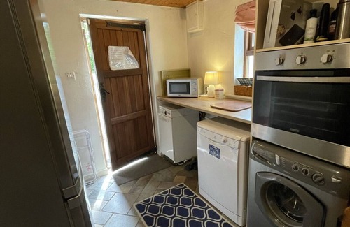 Baldwinstown Cabaña | Wexford casa de vacaciones independiente grandes jardines privados, cerca de la playa para 6 personas