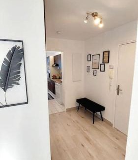 Cergy Apartamento | Cosy Home 2 - Spacieux 3 pièces avec parking - 30 min de Paris
