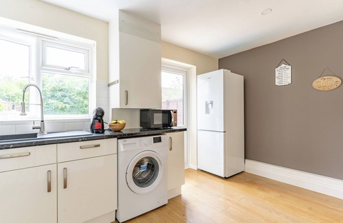 London Borough of Ealing Casa | Cosy Home For Leisure/Relocation/Contractors