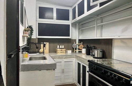 San Pablo Casa | Cosy home near tourist destinations, resorts & 1hr drive to beach. Pet-friendly!