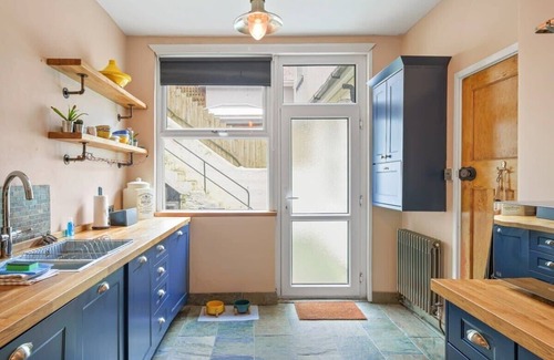 Looe Casa | Cosy Home on the Waterfront, Private Parking