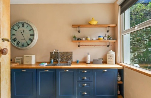 Looe Casa | Cosy Home on the Waterfront, Private Parking