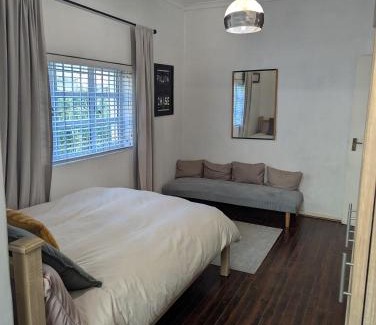 Stellenbosch Cama Y Desayuno | Cosy homestay in green area