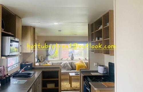 Dogdyke Chalet De Esquí | Cosy hottub caravan Retreat in Lincolnshire