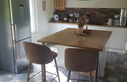 Bonneville-la-Louvet Casa | Cosy house in Normandy. Fireplace and large garden, near Villages and Beaches.