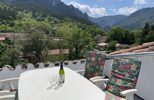 Axat Casa | Cosy house with roof terrace and stunning views