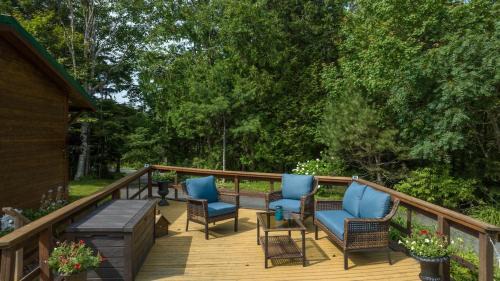 Clifton Royal Casa | Cosy Lake Paradise 4-Bed Retreat Pet Friendly