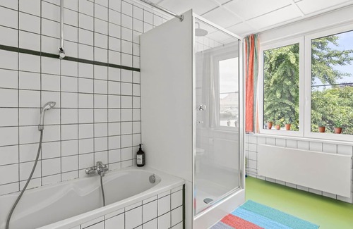 Sint-Michiels Casa | Cosy large townhouse next to free parking and bus to Bruges