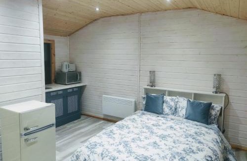 Comber Casa | Cosy log cabin with views of Scrabo tower