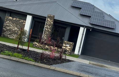 Beechboro Casa | Cosy Luxe bedroom in Beechboro - 12km from Perth Airport