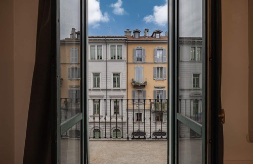 Porta Genova Apartamento | Cosy Milanese Canal Apartment
