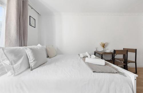 Kensal Green Apartamento | Cosy, Modern & Central Studio 1min from Train with Private Garden - The Kensal Suite