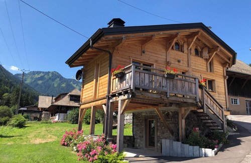 Seytroux Chalet De Esquí | Cosy, modern chalet with mountain views