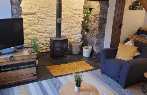 Llwyngwril Casa | Cosy modern cottage by the sea, heart of snowdonia