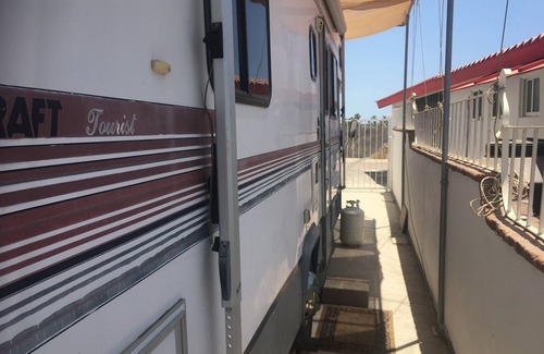 Los Cabos Casa | Cosy Motor home with large amenities and outside living space.