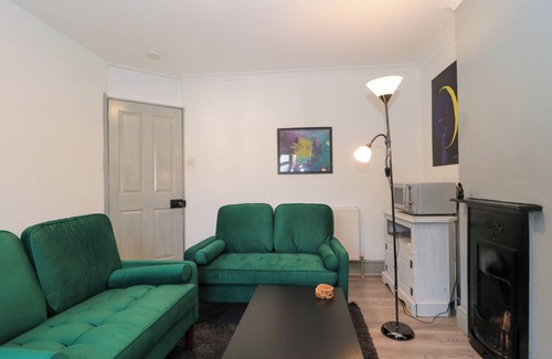 West Pennard Cabaña | COSY NEST, pet friendly, with a garden in Glastonbury