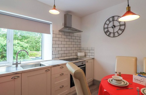 West Pennard Cabaña | COSY NEST, pet friendly, with a garden in Glastonbury