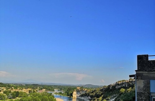 Pont-Saint-Esprit Villa | acogedor pabellón nuevo, piscina climatizada con playa sumergida