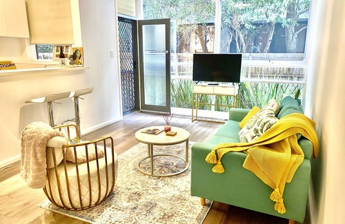 St. Kilda East Apartamento | Cosy one bedroom apartment in Windsor in a quiet street. Pet friendly
