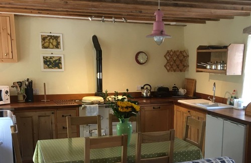Jameston Cabaña | Acogedora y tranquila casa de campo en Manorbier, Pembrokeshire para 6, a una milla de la playa
