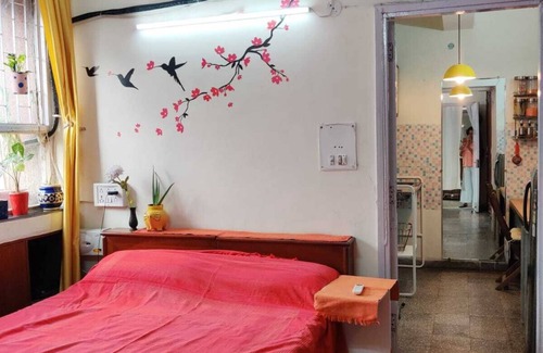 Delhi Apartamento | Cosy private room for females in an apartments, 5 mins walk from metro station