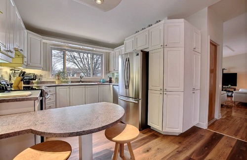Brossard Casa | Acogedor y tranquilo cerca de todo, 4 camas + piscina climatizada